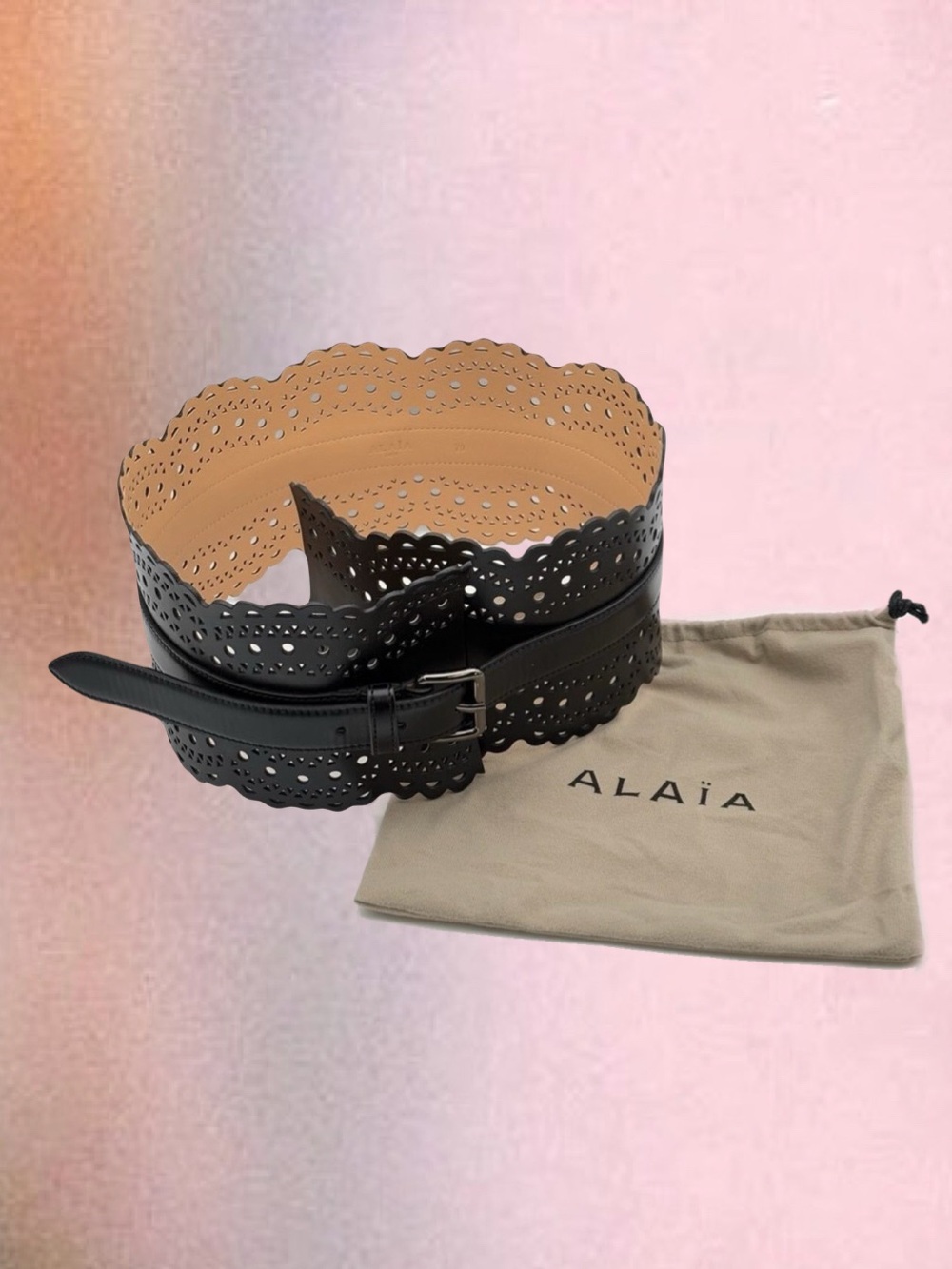 AZZEDINE ALAÏA PARIS – Iconic
Black Leather Sculptural Laser-Cut Design